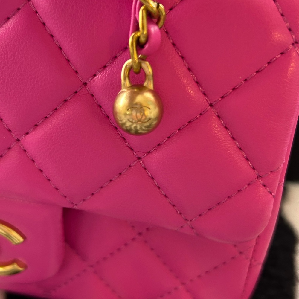 Chanel adjustable chain bag - Picture 3 of 11